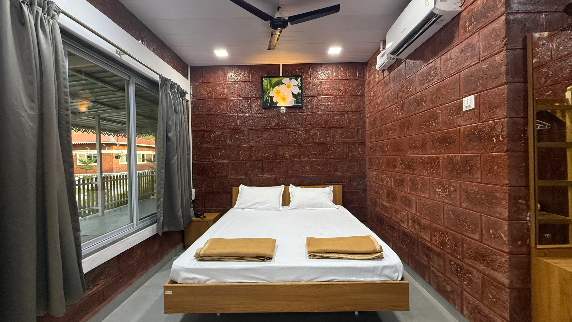 Couple Room